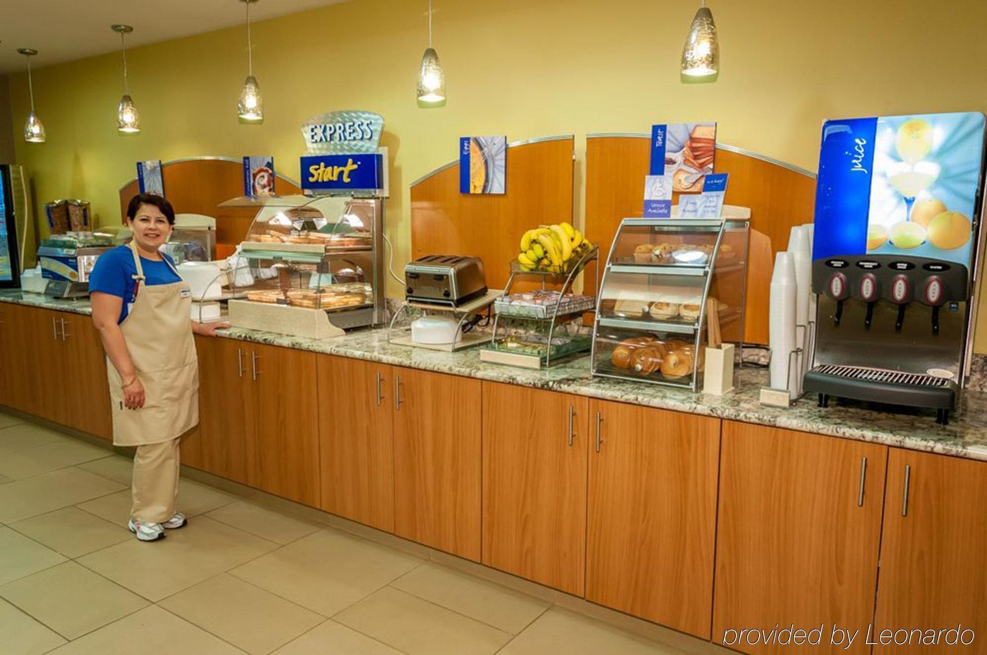 克雷斯特伍德智选假日酒店 外观 照片